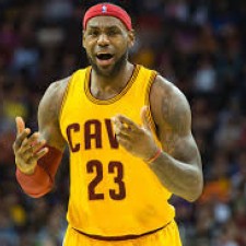 LeBron James a marqué 2 000 points dans la 10e saison