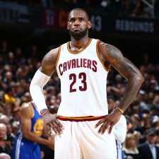 LeBron James triple, Cleveland Cavaliers remporte Chicago Bulls