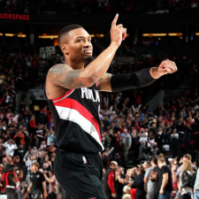 L'aide de Lillard à l'embrayage aide les Trail Blazers 113-110 à vaincre les Lakers