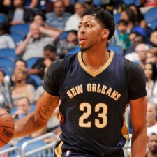 Davis avait 29 points d'aide Pelican 107-90 a battu Spurs
